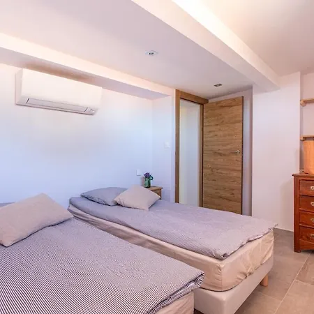Newly Renovated Villa Apartment Antibes