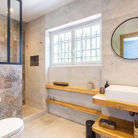 Newly Renovated Villa Apartment