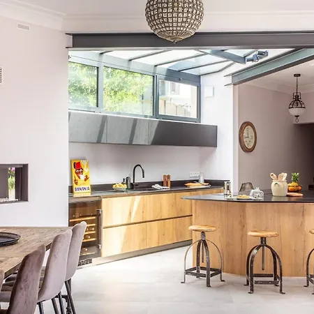 Newly Renovated Villa Apartment Antibes